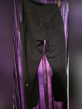 Lululemon Black Cropted Yoga Leggings